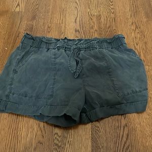 Aerie black cargo shorts size medium